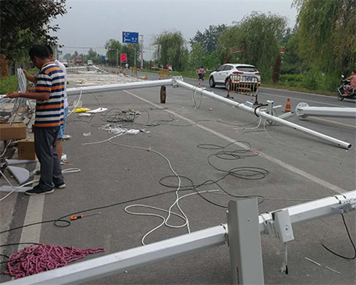 ���̰���